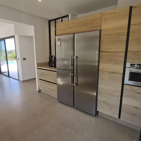 Villa Neuve 6 Pieces Climatisee Avec Piscine Privee Et Jardin A - Fr-1-780-67 Sainte-Maxime